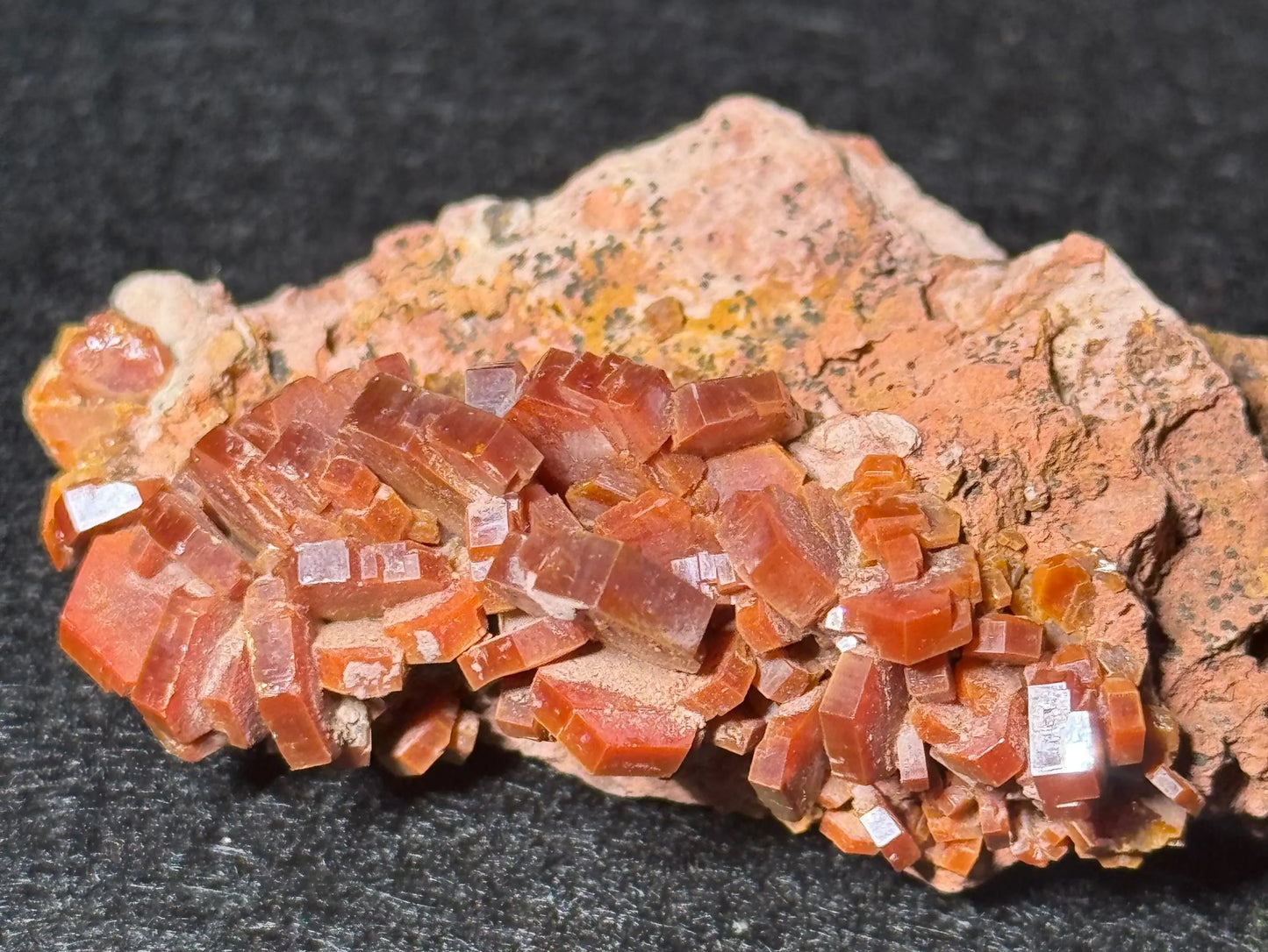 Vanadinite Moonphase minerals