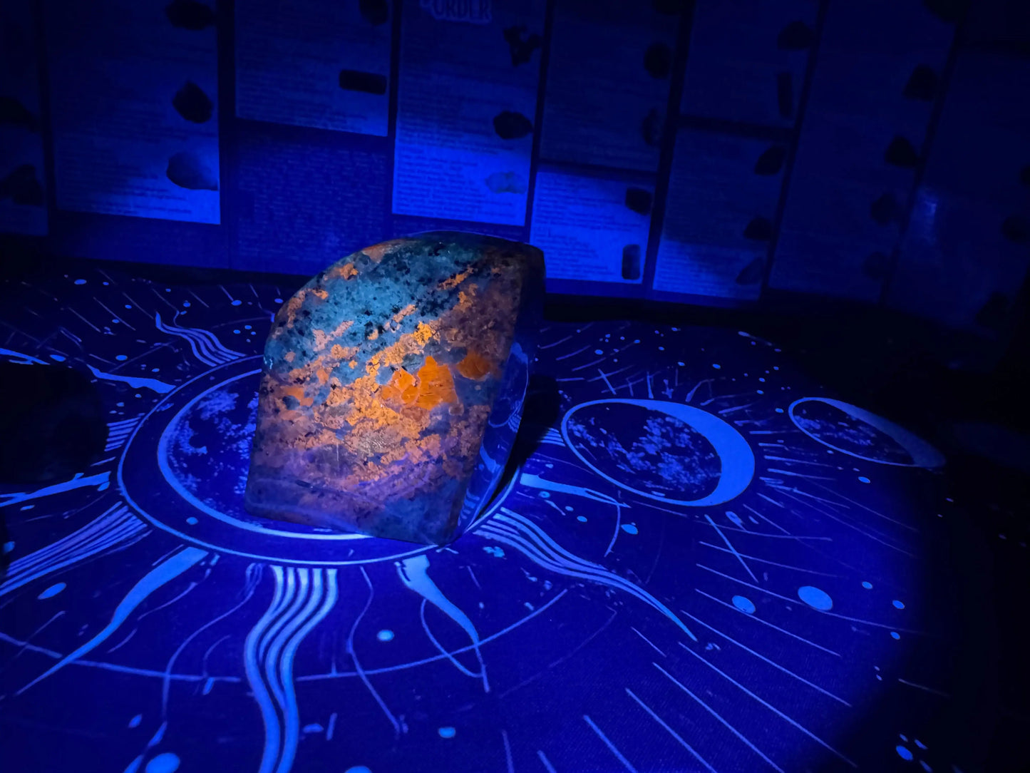 Lapis lazuli Moonphase minerals